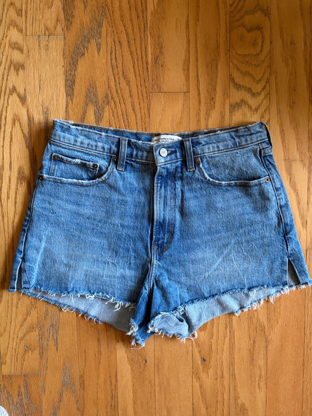 Abercrombie & Fitch Curve Love The Mom Short High Rise